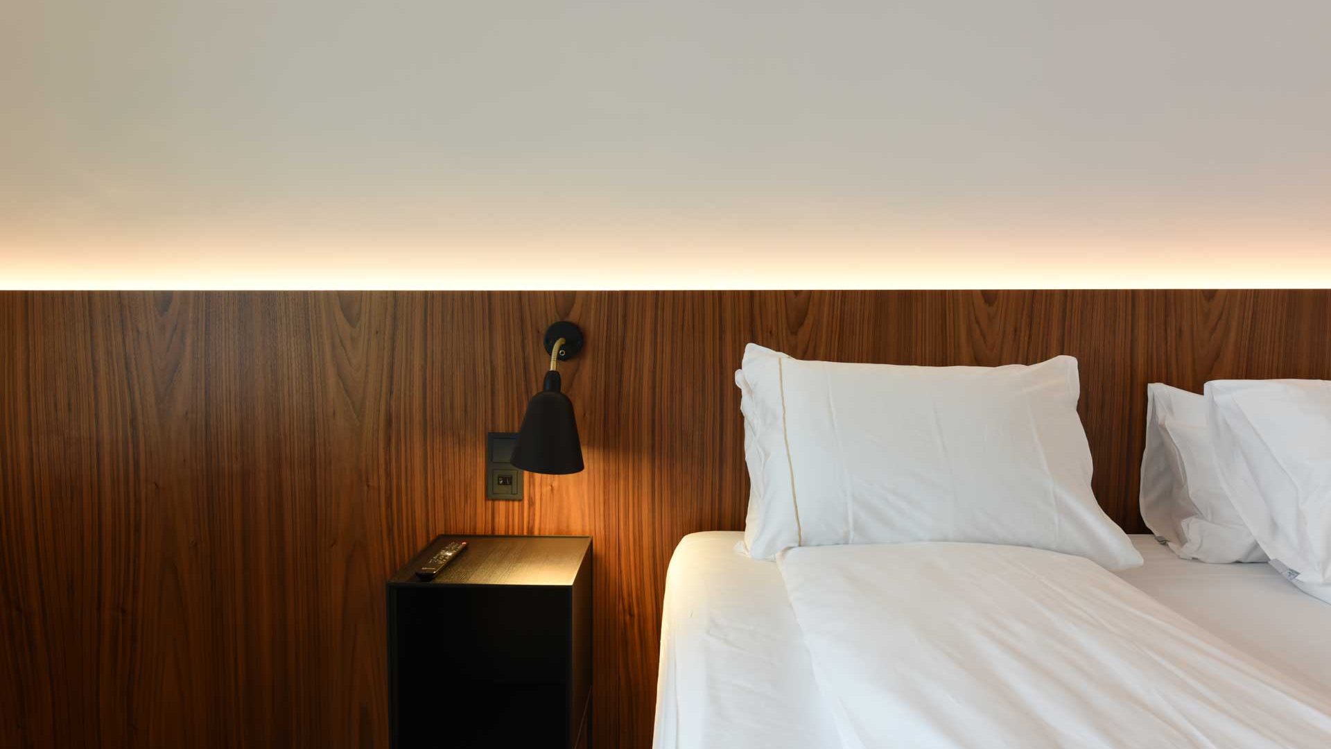 Hotel.Saga.Herb.1.02